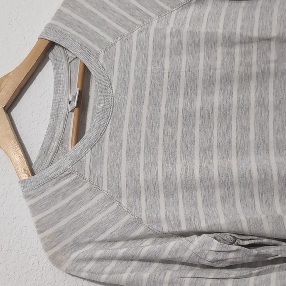 4/$12 Active Life Crossover Hem Athletic Sweatshirt Gray White Stripes Large - Picture 2 of 6